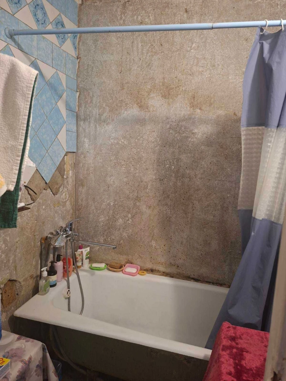 For Sale: 4-room apartment, Saltyovka, St. Studentovskaya metro