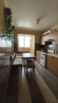 Продается 3-комнатная квартира