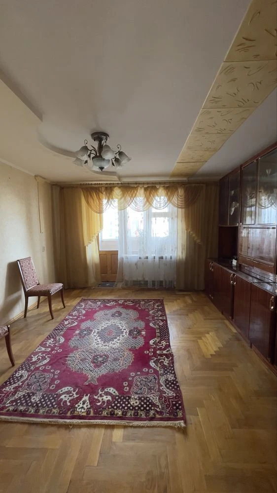 Продается 3-комнатная квартира