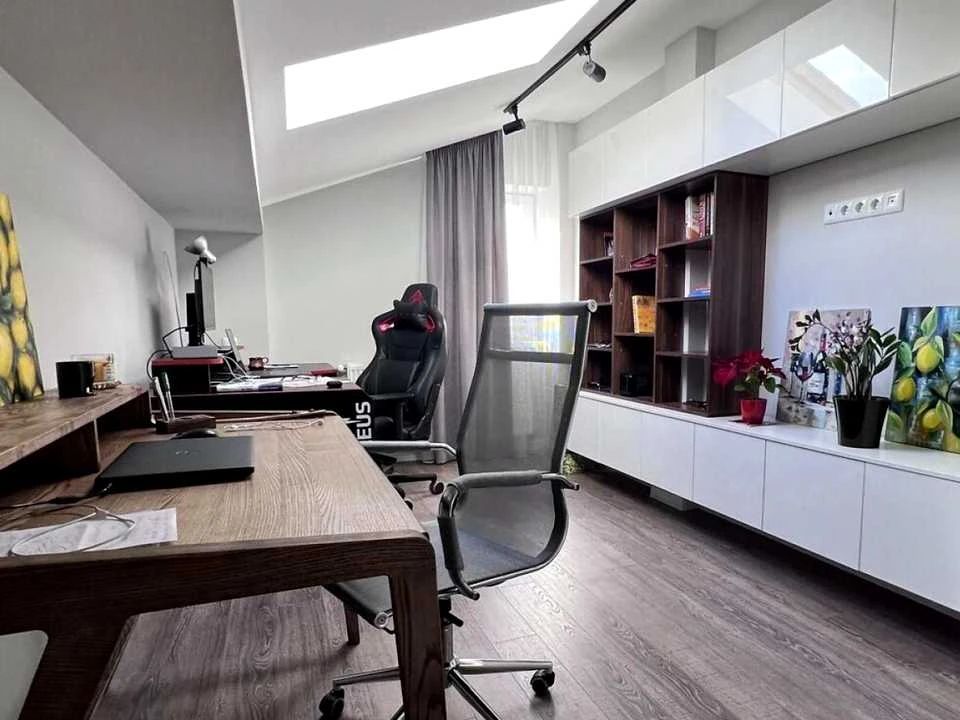 Apartment. Ivano-Frankivsk, Vysochana st.