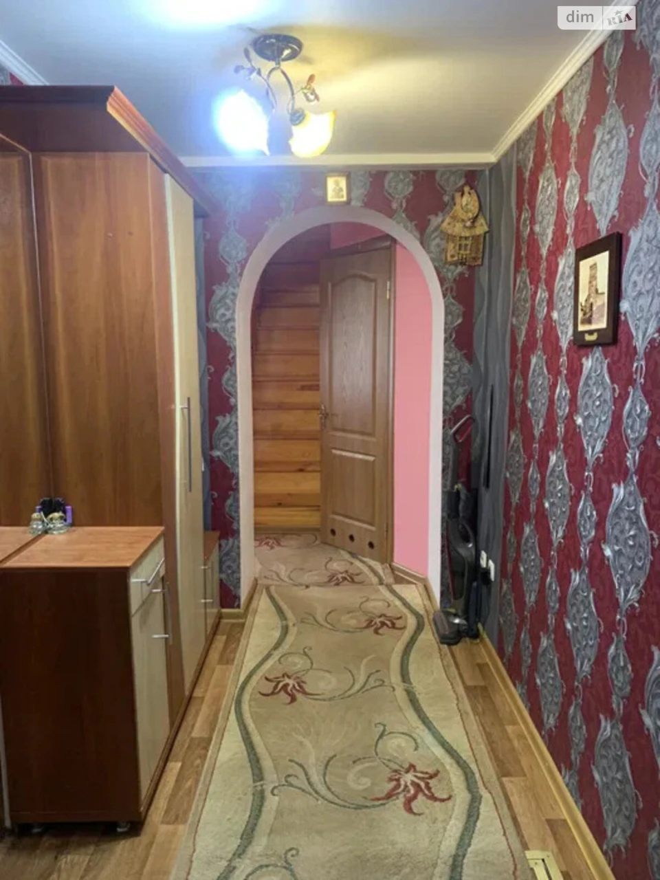 Sale of a House Section, Kichkaryka
