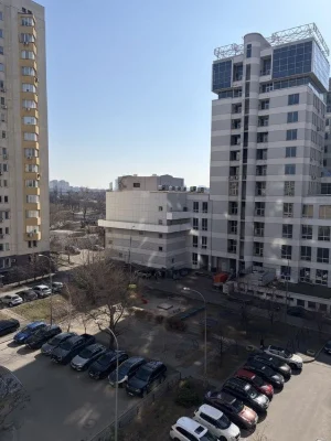 Apartment for sale near the metro station Livoberezhna, Andriy Sheptytsko St.