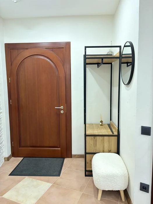 Apartment for sale near the metro station Livoberezhna, Andriy Sheptytsko St.