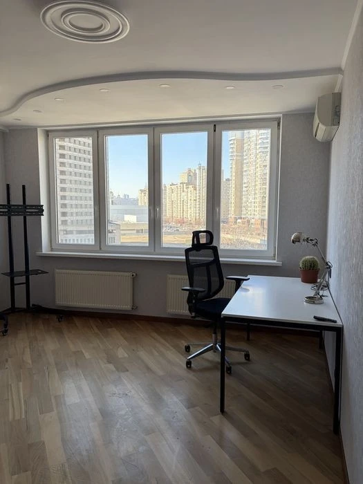 Apartment for sale near the metro station Livoberezhna, Andriy Sheptytsko St.