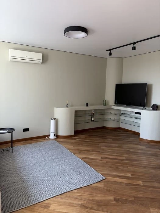 Apartment for sale near the metro station Livoberezhna, Andriy Sheptytsko St.
