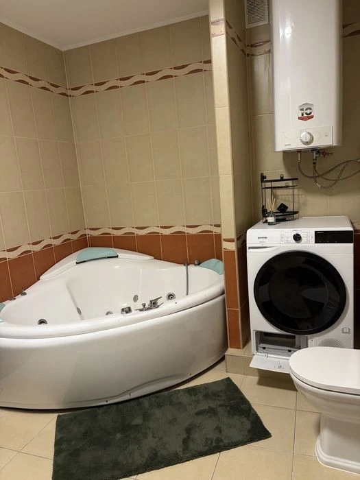 Apartment for sale near the metro station Livoberezhna, Andriy Sheptytsko St.