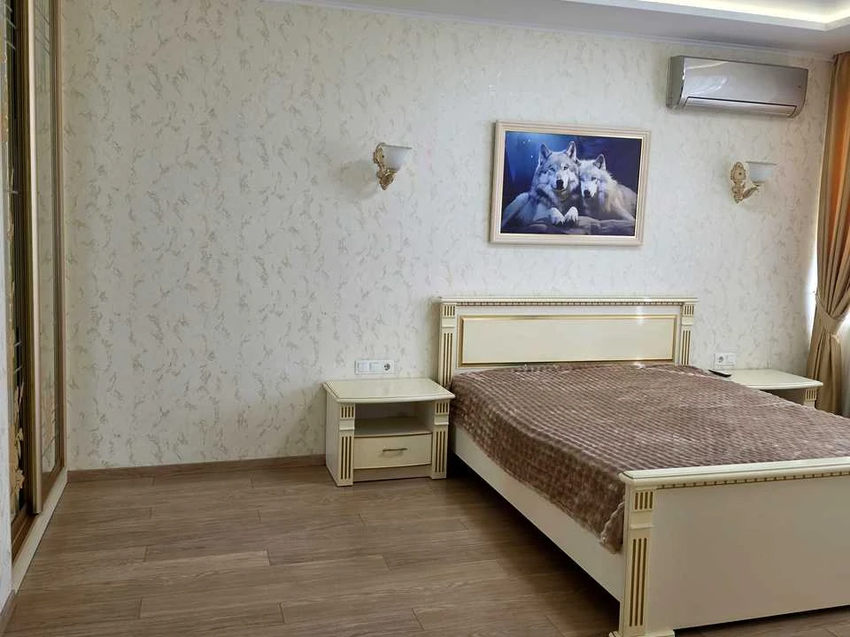 Квартира. Київ, Дегтярівська вул.