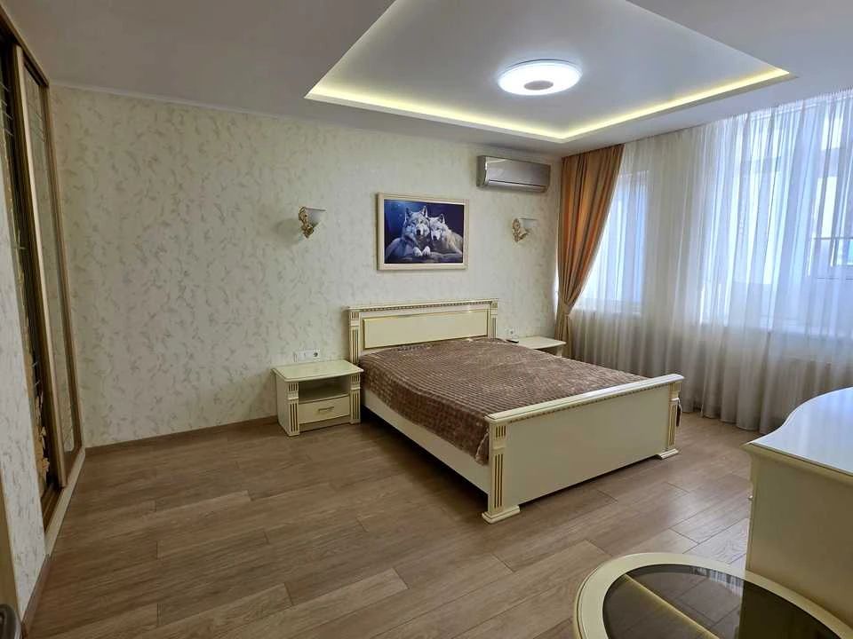 Квартира. Київ, Дегтярівська вул.