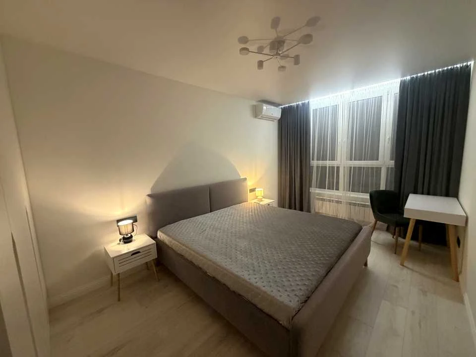 Apartment. Kyiv, Naberezhno-Rybalska Street