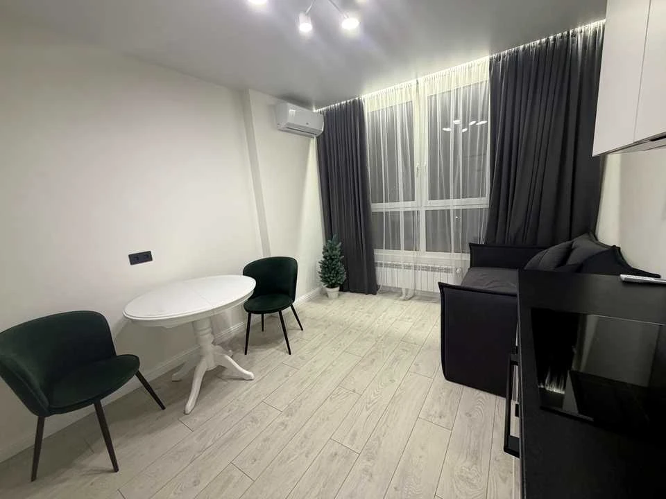 Apartment. Kyiv, Naberezhno-Rybalska Street