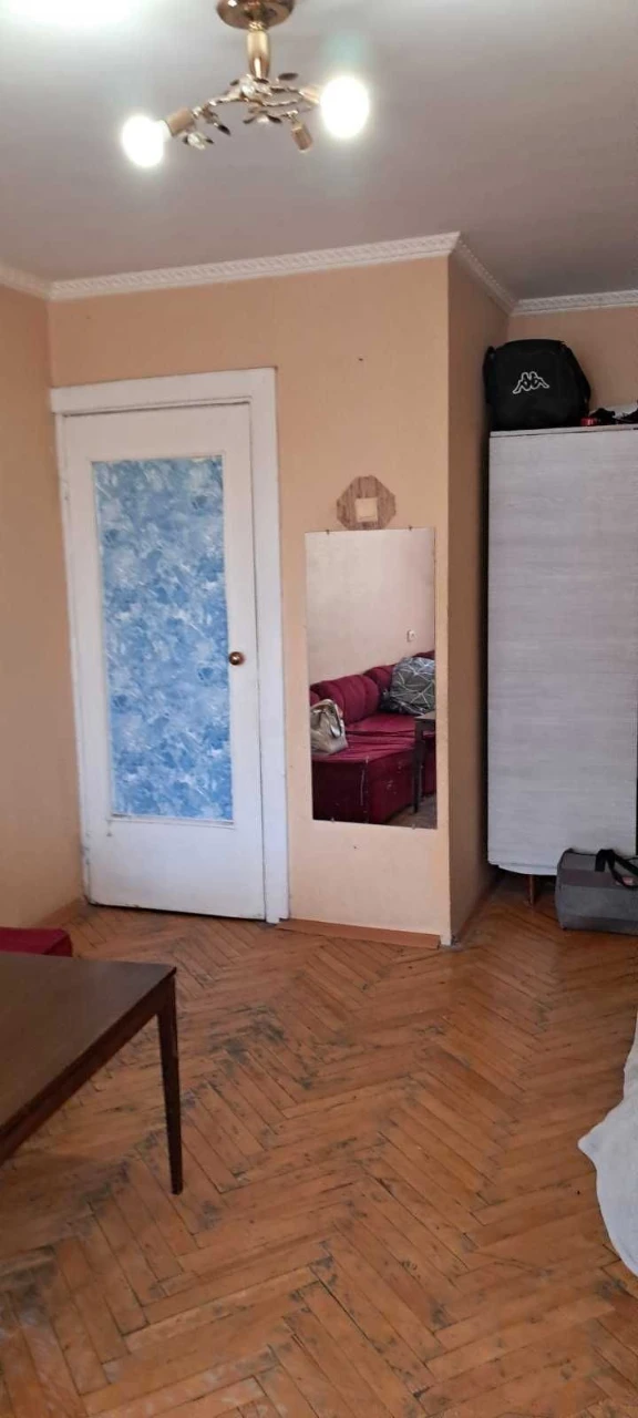 Sale of a 1-room apartment on вул. Великого (Trolebusna) 38 sq.m. in a brick building