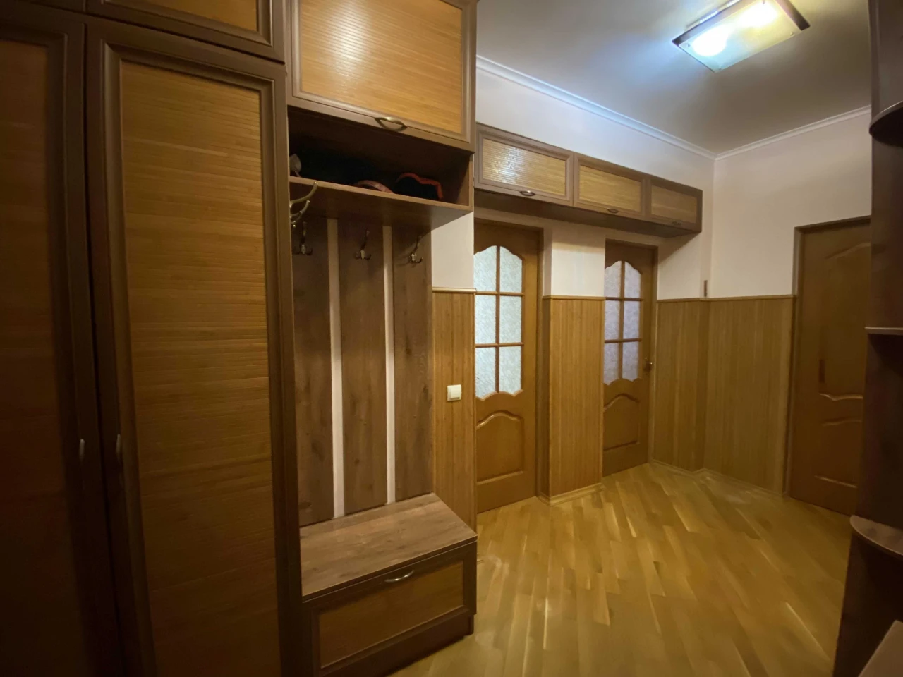 Продается 2-комнатная квартира в новостройке по проспекту Червоной Калины, в районе ТЦ Inter Citi.