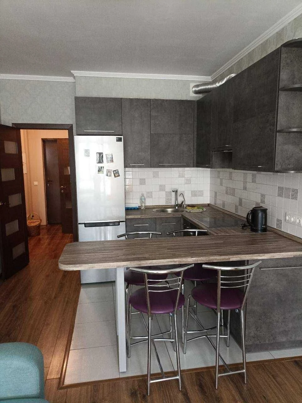 Продам велику 1-кімнатну квартиру 51 кв.м  по вул. Глушкова,