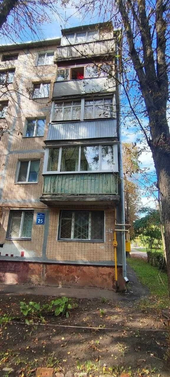 Продам 1-ю квартиру на среднем этаже. ХТЗ (405338)