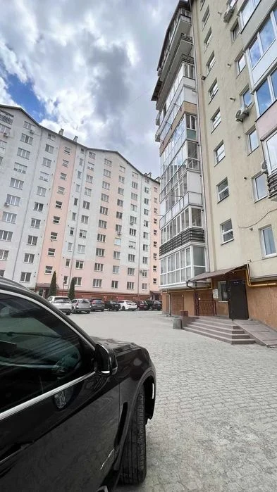 Продажа: Двухкомнатная квартира ул.