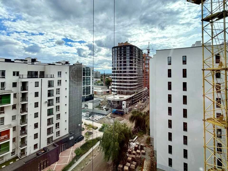 Apartment. Ivano-Frankivsk, Priorezna st.