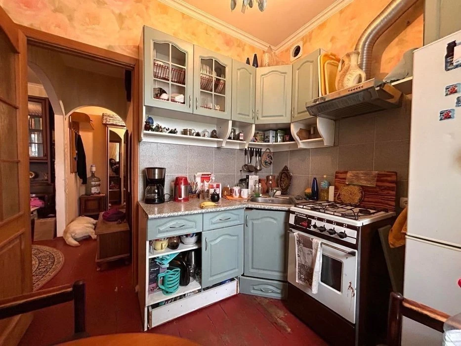 1-room apartment in Syrets metro | brick house | 2 floor