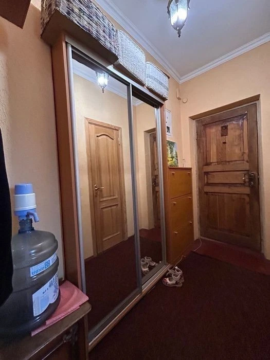 1-room apartment in Syrets metro | brick house | 2 floor