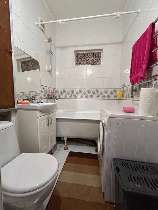 1-room apartment in Syrets metro | brick house | 2 floor