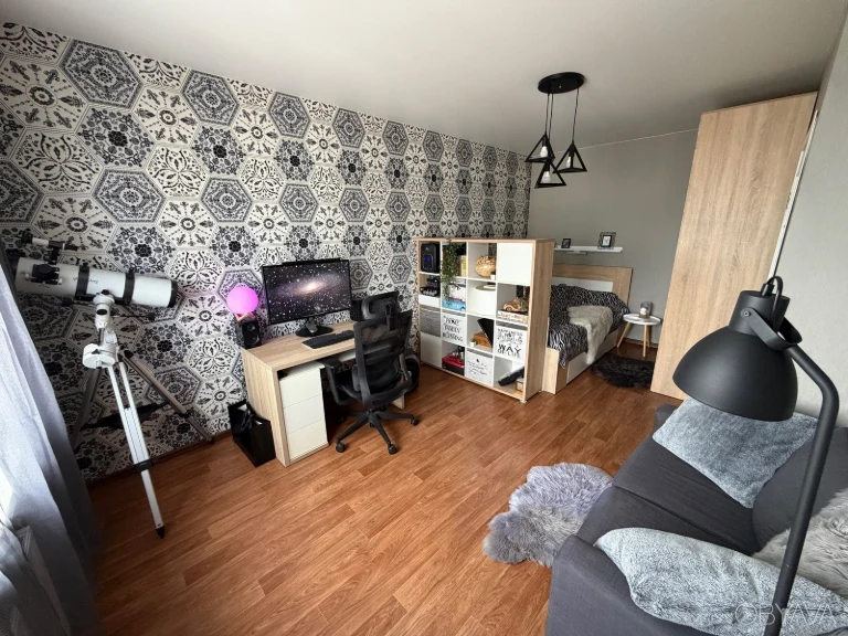 I am selling a 1-room apartment, renovated in European style, in the residential complex "Patriotika" - without