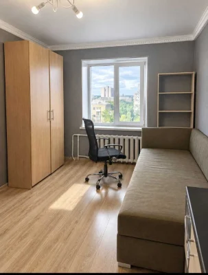 Sale of a 3-room apartment 77 sq m in Naboki Sergey (Bazhova), 10, Metro Dar
