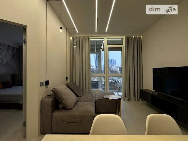 Продаж 1к квартири 46 кв. м на вул. Маккейна Джона 1 • ID 34