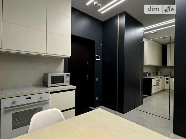 Продаж 1к квартири 46 кв. м на вул. Маккейна Джона 1 • ID 34