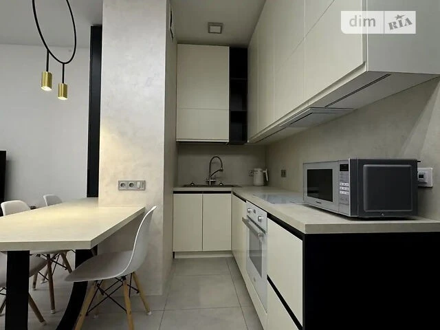 Продаж 1к квартири 46 кв. м на вул. Маккейна Джона 1 • ID 34