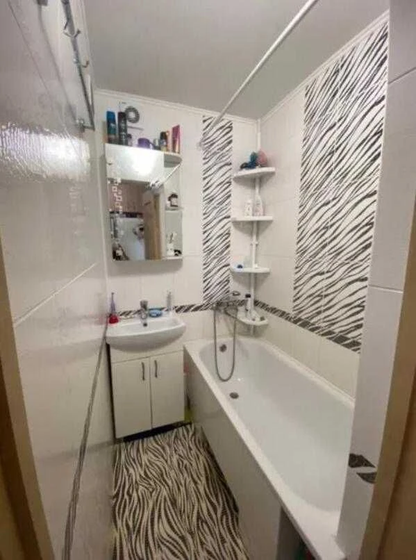 For Sale: 3-room apartment, Odessa, side с/м Class