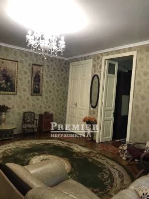 Продается квартира в центре Одессы