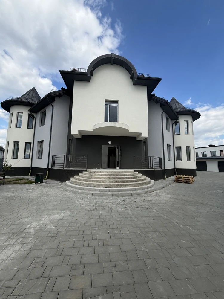 Two-bedroom apartment in Wolfynets