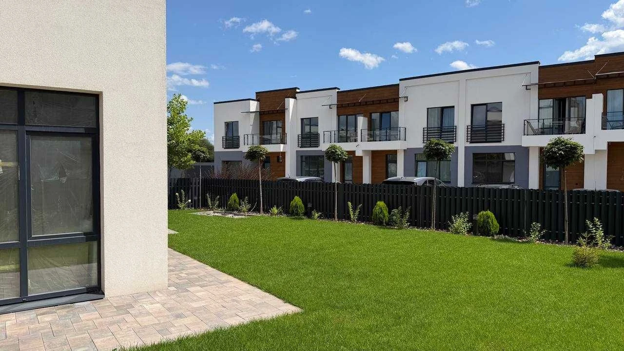 Продажа современного таунхауса - частный дом по цене квартиры
