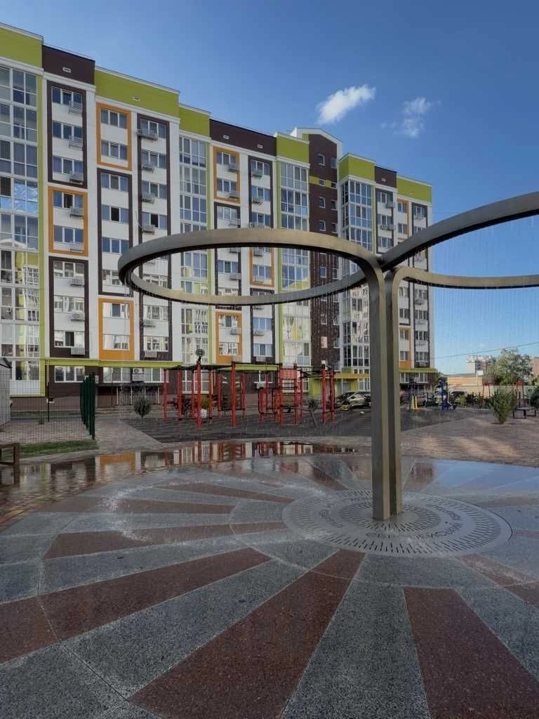 Продается 3-комнатная квартира, 89 кв.м, 3 этаж, под чистое строительство