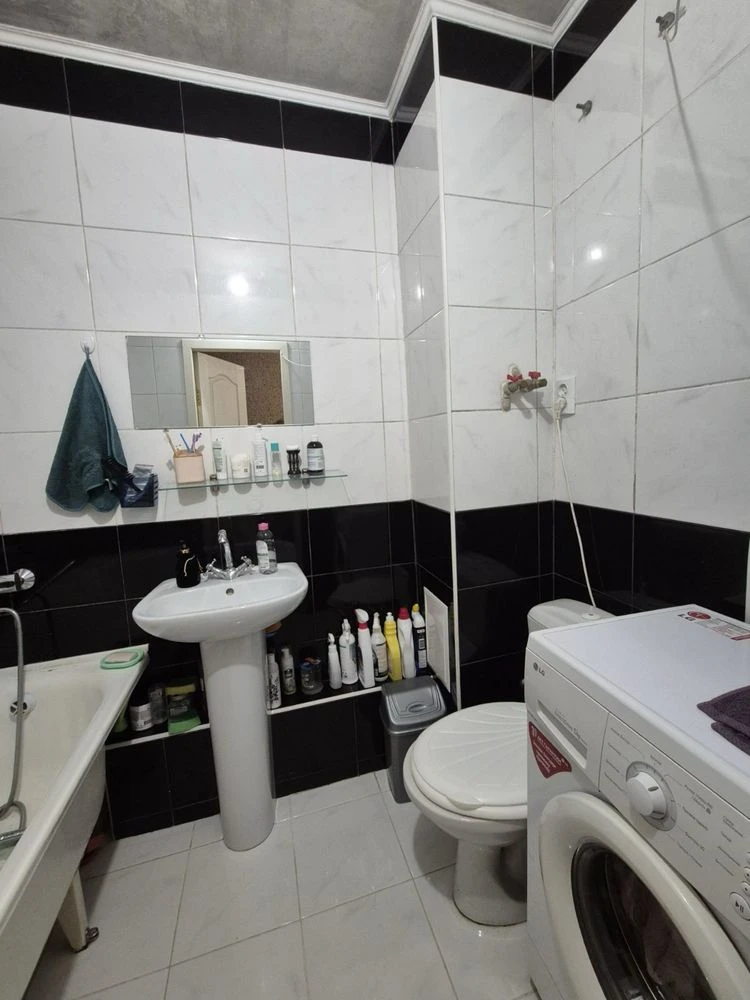 For sale, 2-room apartment, Yanovskyy Street!