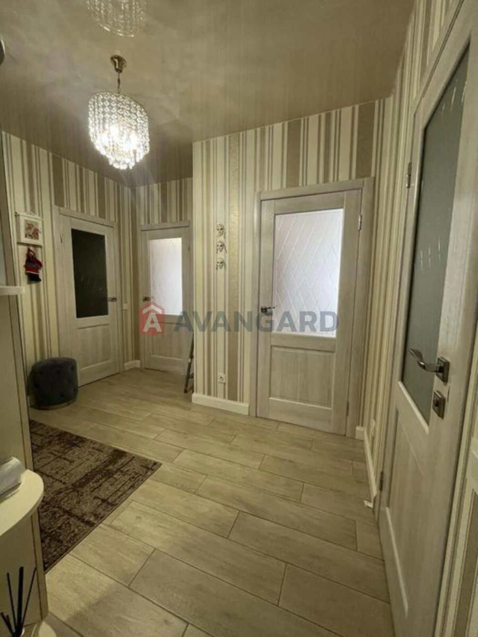 Продаж 2-кімнатної квартири. Б.Хмельницького 230а. 67м2.