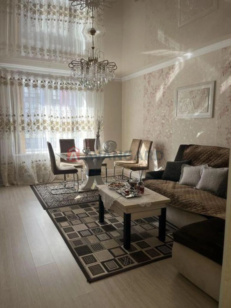 Продаж 2-кімнатної квартири. Б.Хмельницького 230а. 67м2.