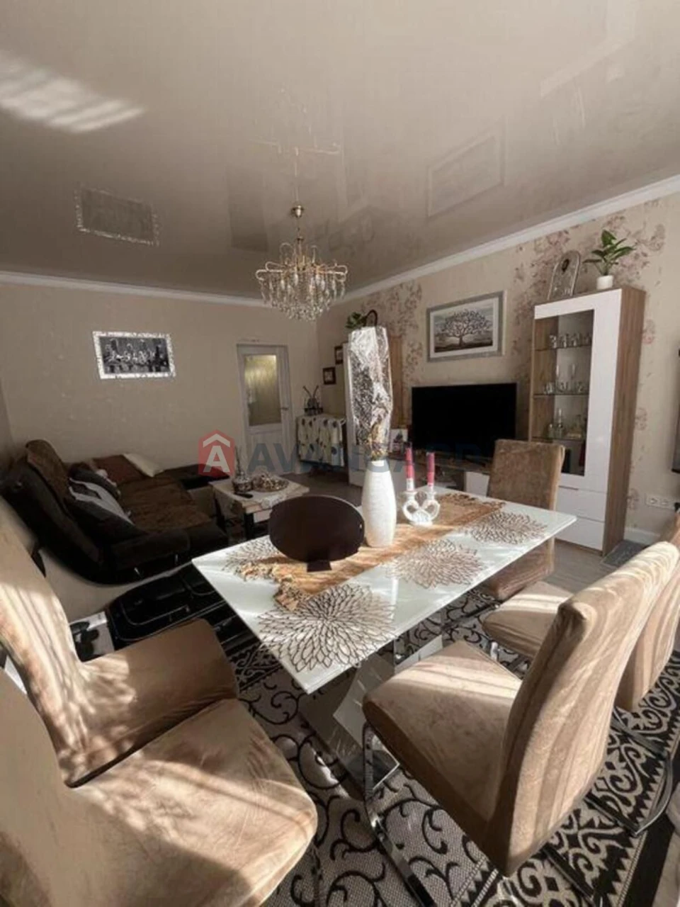 Продаж 2-кімнатної квартири. Б.Хмельницького 230а. 67м2.