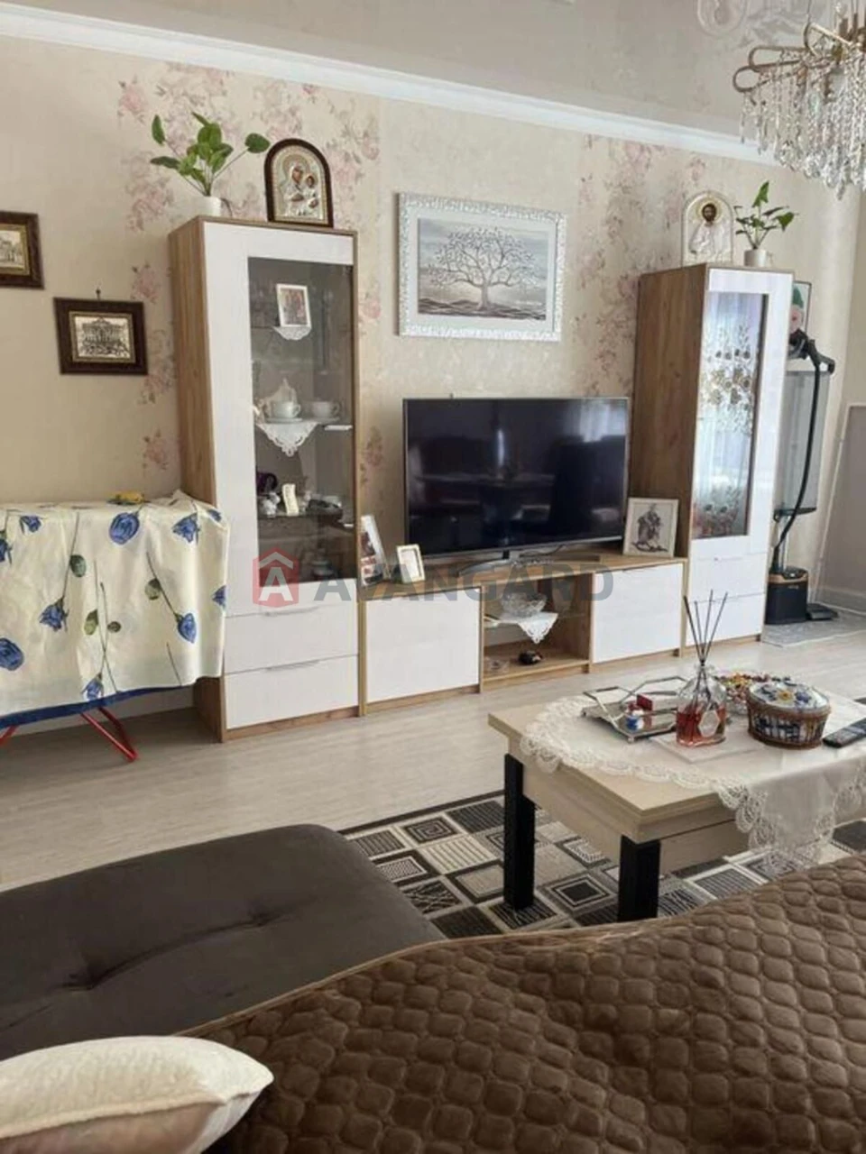 Продаж 2-кімнатної квартири. Б.Хмельницького 230а. 67м2.