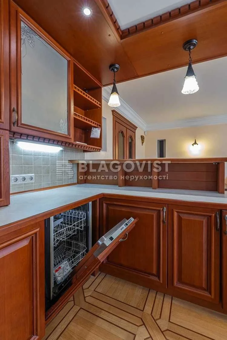 Продажа .  3 к.  Івасюка 22 (Героїв Сталінграду) 22 . 135 м.