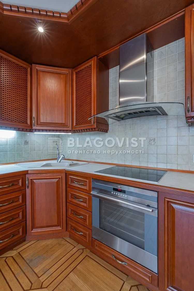 Продажа .  3 к.  Івасюка 22 (Героїв Сталінграду) 22 . 135 м.