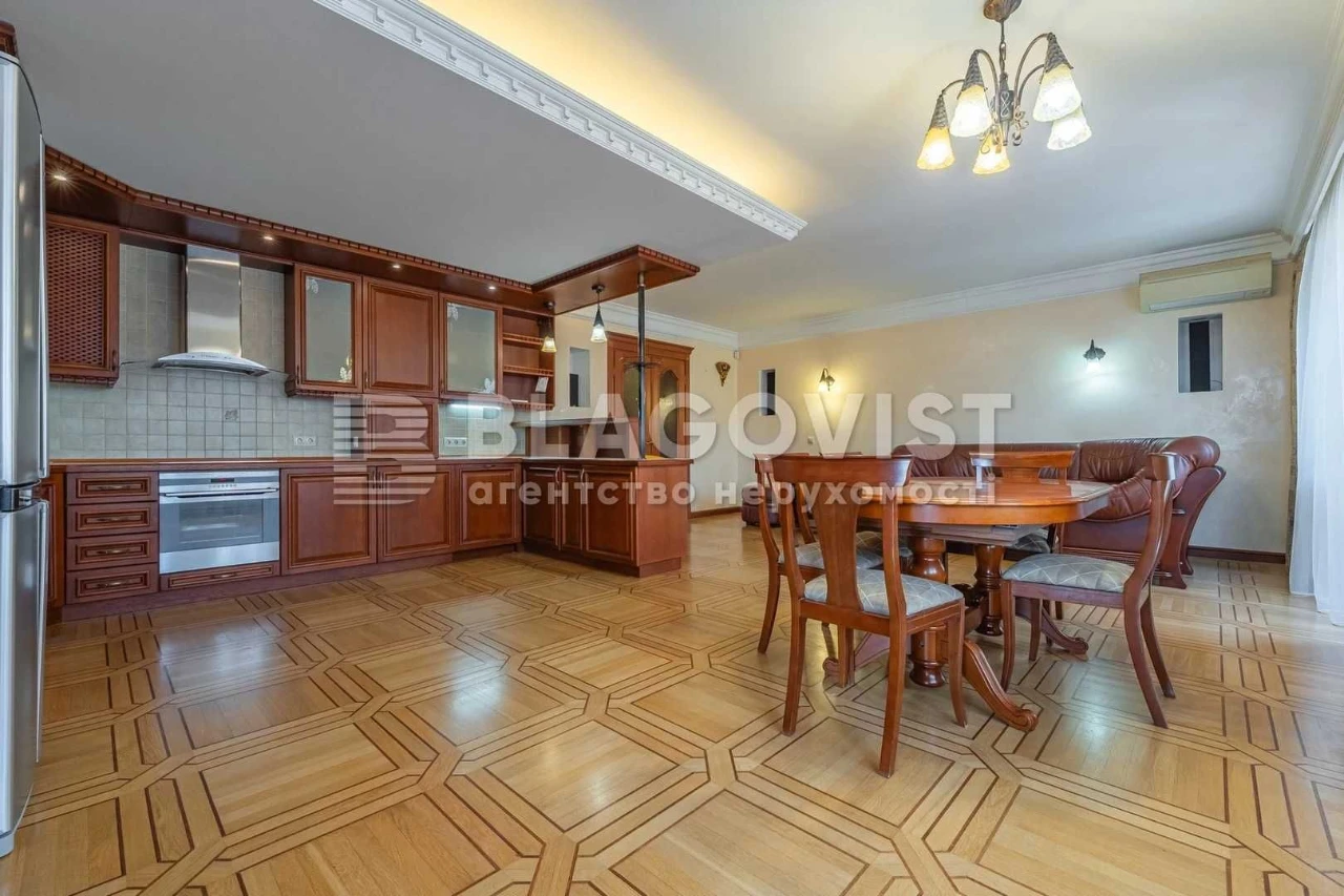 Продажа .  3 к.  Івасюка 22 (Героїв Сталінграду) 22 . 135 м.
