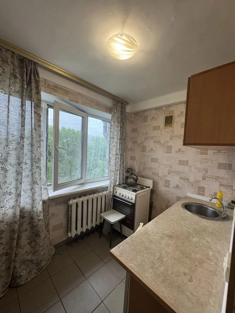 Sale of a 1-room apartment on Відрадний Street 36