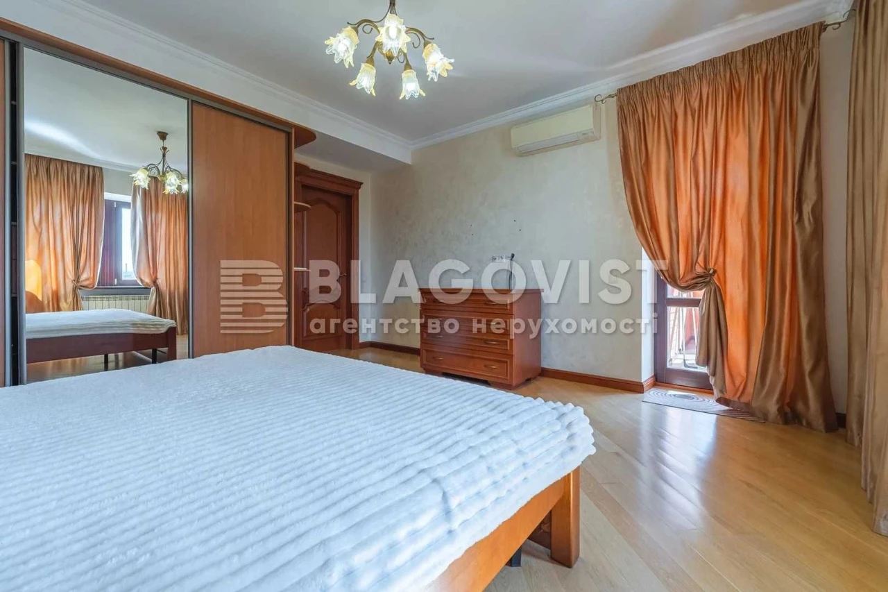 Продажа .  3 к.  Івасюка 22 (Героїв Сталінграду) 22 . 135 м.