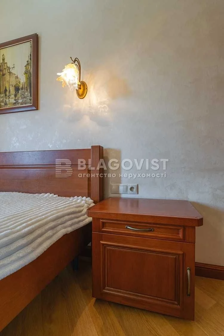 Продажа .  3 к.  Івасюка 22 (Героїв Сталінграду) 22 . 135 м.