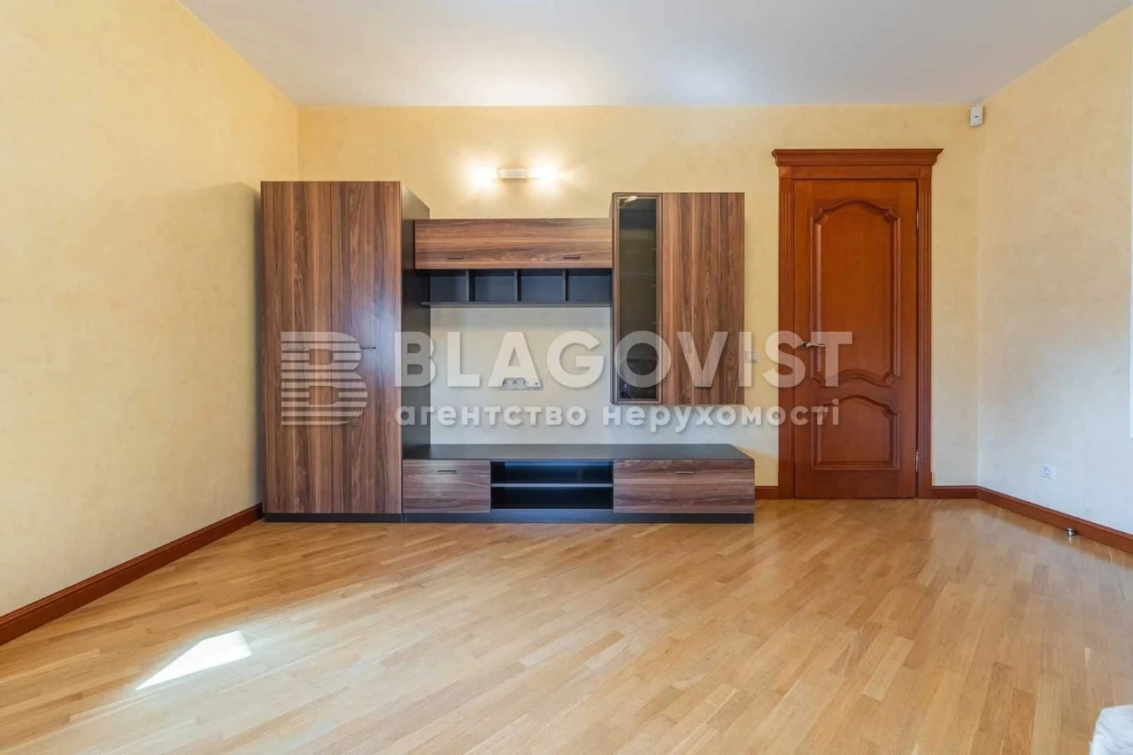 Продажа .  3 к.  Івасюка 22 (Героїв Сталінграду) 22 . 135 м.