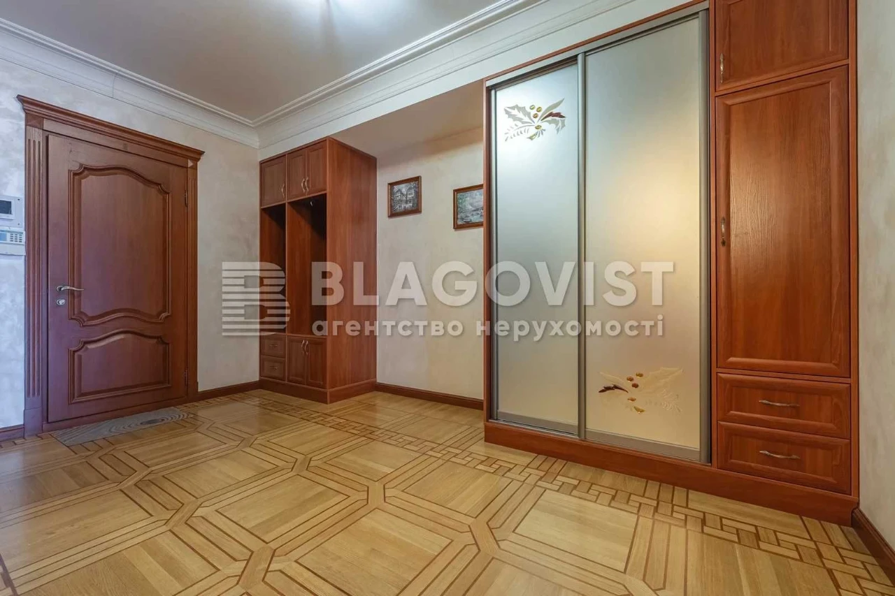 Продажа .  3 к.  Івасюка 22 (Героїв Сталінграду) 22 . 135 м.