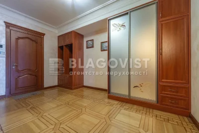 Продажа .  3 к.  Івасюка 22 (Героїв Сталінграду) 22 . 135 м.