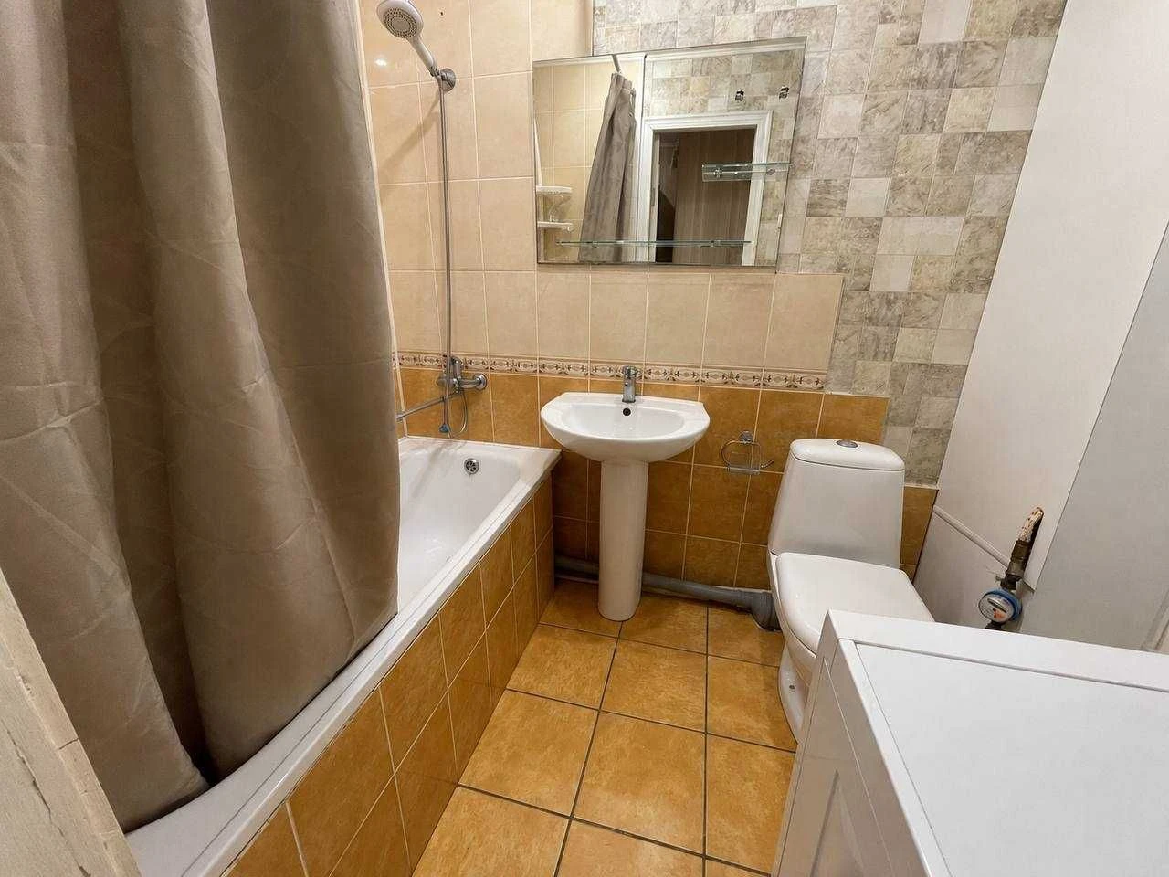 For sale 1-room apartment on Minina Prospect Polya