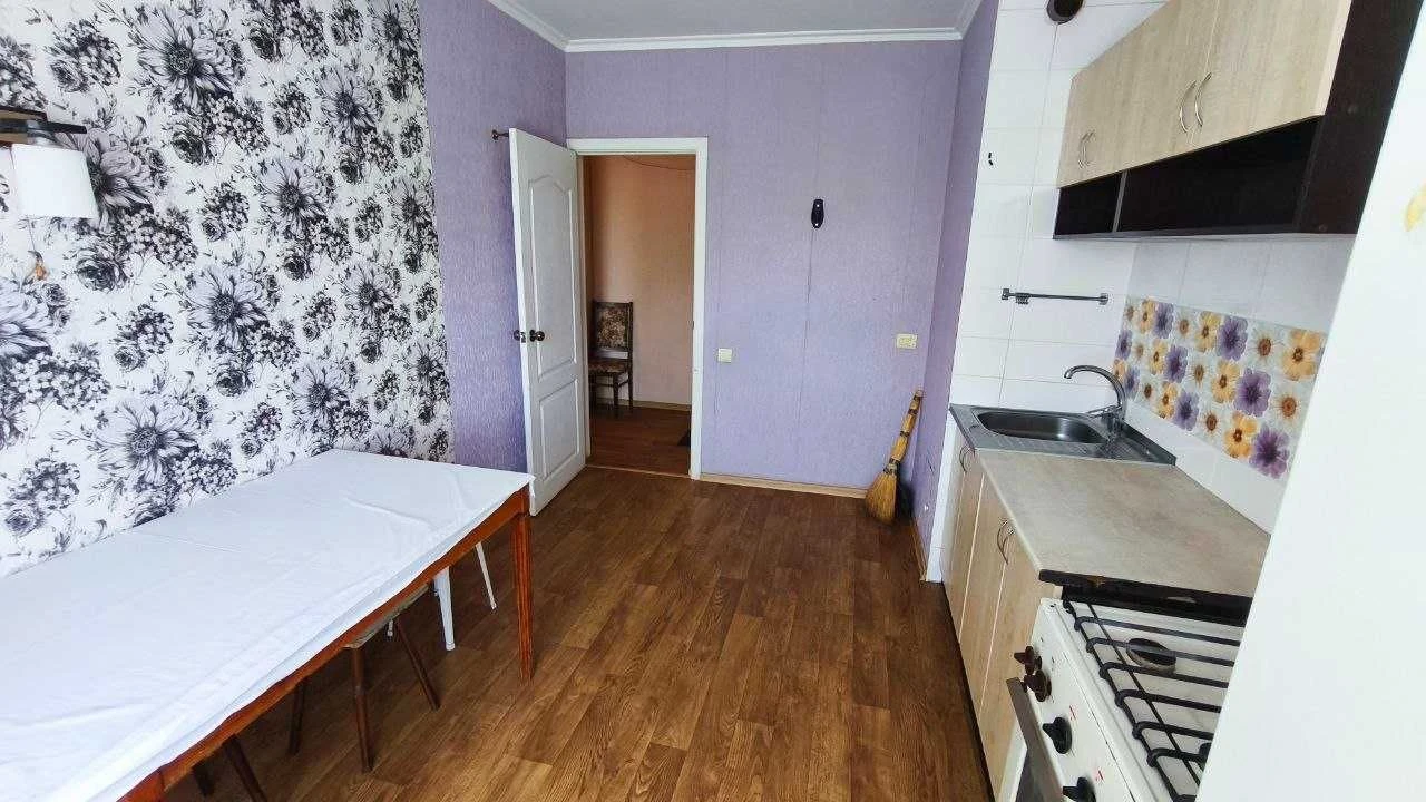 For Sale: 4-room apartment, ЖК Тополя-3, Building 30, right bank.