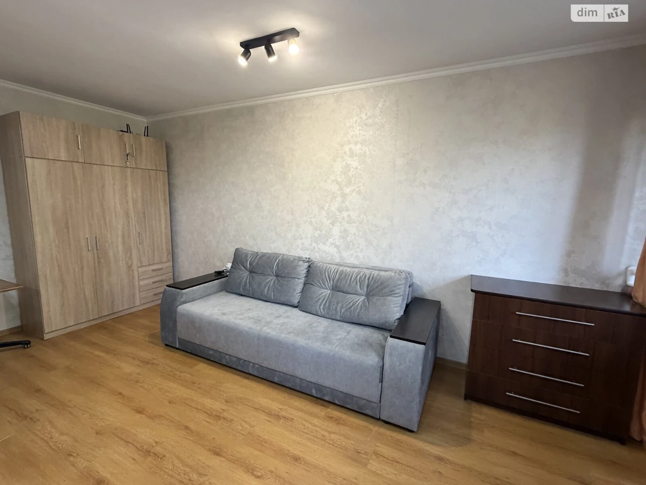 Long-Term Rental Apartment "Vyshenka"